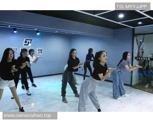 西安街舞队成员个人能力深度对比与分析探讨 西安街舞队成员个人能力深度对比与分析探讨